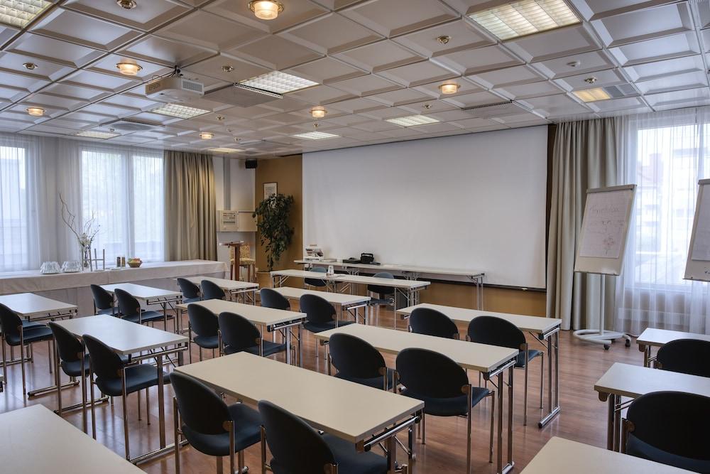 Teatterihotelli Riihimaeki Zewnętrze zdjęcie